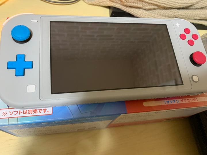 Nintendo Switch Lite ザシアンザマゼンタカラー