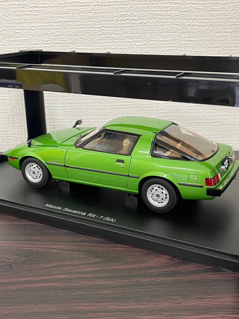 オートアート1/18マツダ サバンナRX-7 (SA) グリーン