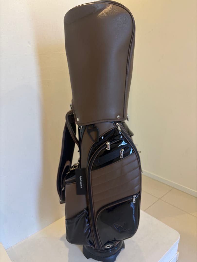 1PIU1UGUALE3 ウノピュウ　キャディバッグ