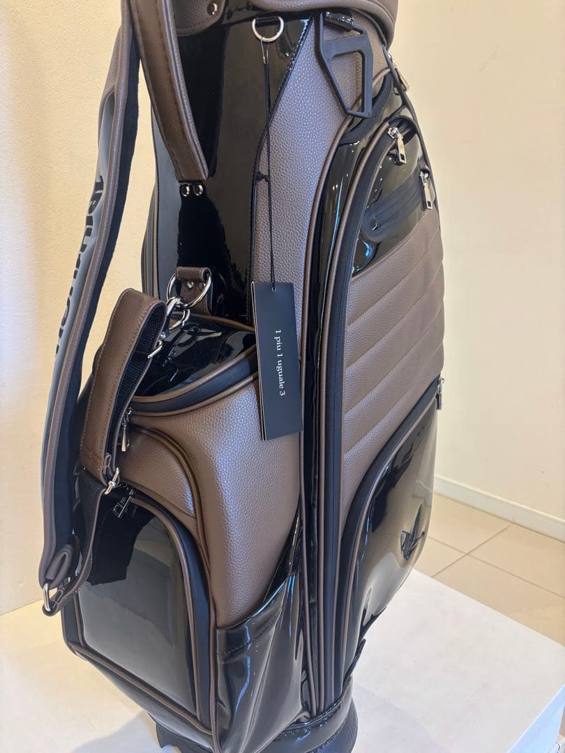 1PIU1UGUALE3 ウノピュウ　キャディバッグ