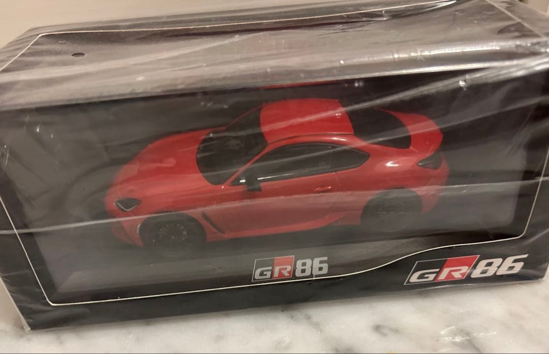 【未使用】トヨタ GR86 ミニカー　1/30スケール　赤